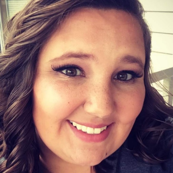 Profile Picture of Maranda Tharpe (@mtharpe1008) on Poshmark