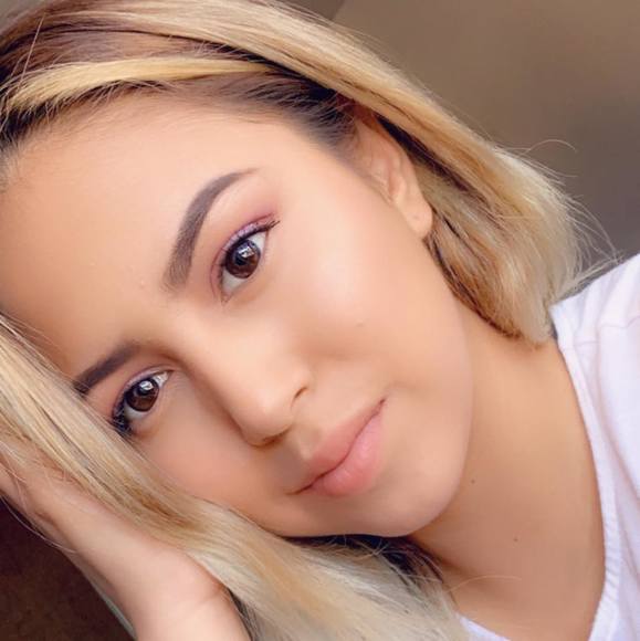 Profile Picture of Andrea Ramirez (@a_ramiireza) on Poshmark