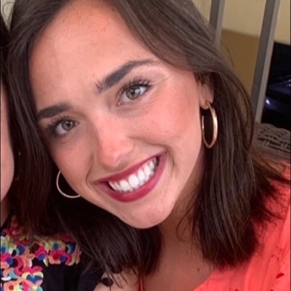 Profile Picture of Caroline Zeiser (@carolzeiser7) on Poshmark