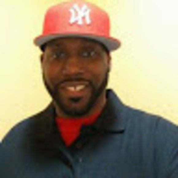 Profile Picture of Gregory Barnes (@barnesgregory77) on Poshmark