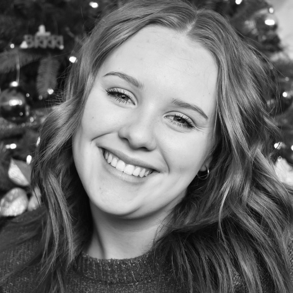 Profile Picture of Shayli Staiger (@shaylistaiger) on Poshmark