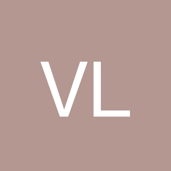 Profile Picture of Victor Li (@victorl0) on Poshmark