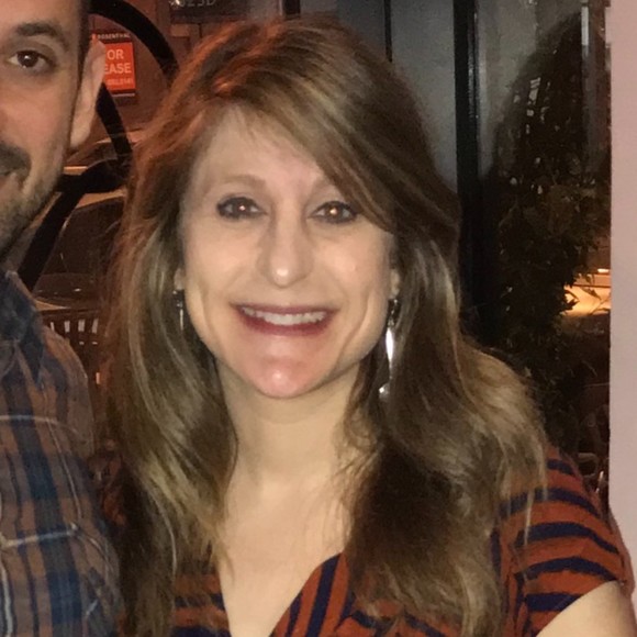 Profile Picture of Lindsay Handelsman (@lindhand) on Poshmark