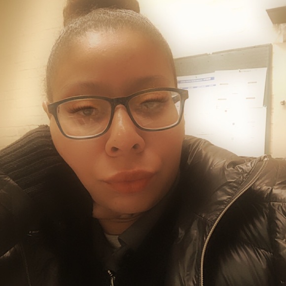 Profile Picture of Dajaria Covin (@sharshar1987) on Poshmark