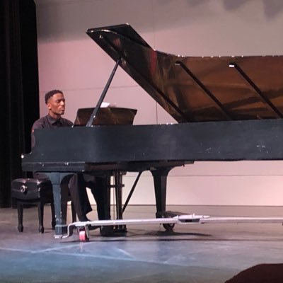 Profile Picture of Hosse (@Hossemoney) on Twitter