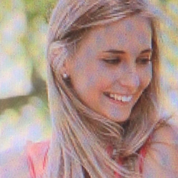 Profile Picture of Virginia Cupstid (@mclaurincupstid) on Poshmark