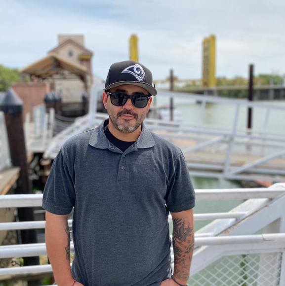 Manny Aranda - Poshmark Profile Picture of Manny Aranda (@manny_aranda) on Poshmark