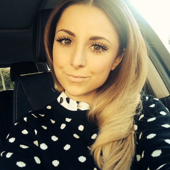 Profile Picture of Gabriella Avellino (@gabriella_a) on Poshmark