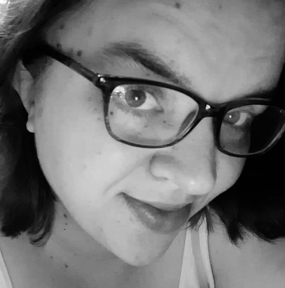 Profile Picture of Ashley Stickley (@ashleyxx91) on Poshmark