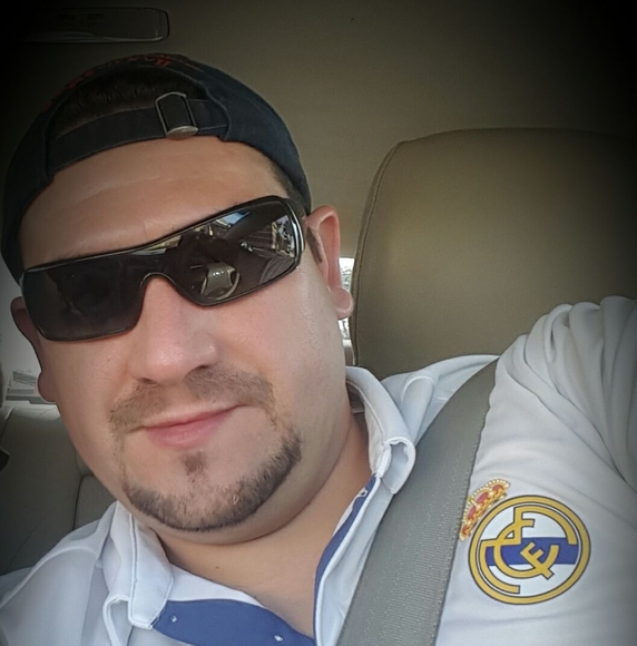Profile Picture of Carlos Mauricio (@carmam1981) on Poshmark