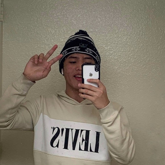 Profile Picture of Nathaniel Fernandez (@nathxn25) on Poshmark