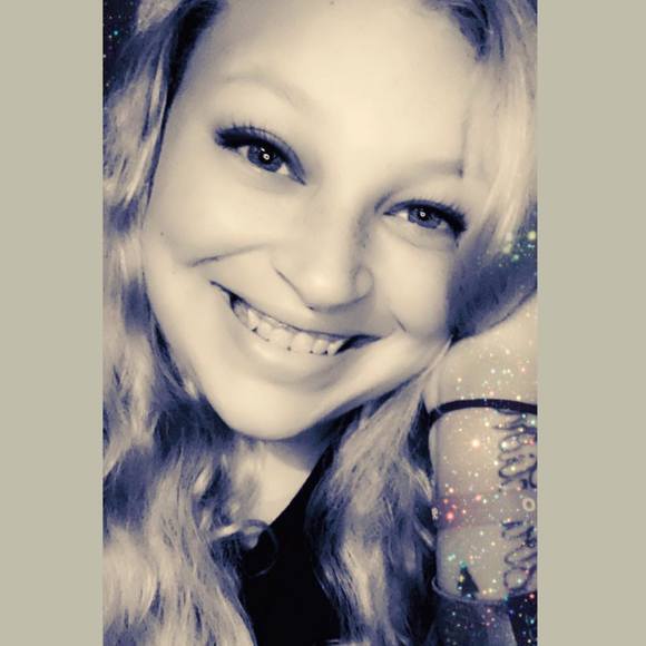 Profile Picture of Torrey Dondlinger (@torreydawn22) on Poshmark