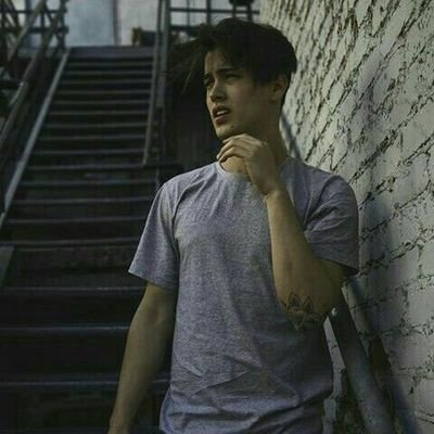 Profile Picture of Derek James Luh (@Derekjxmesluh) on Twitter