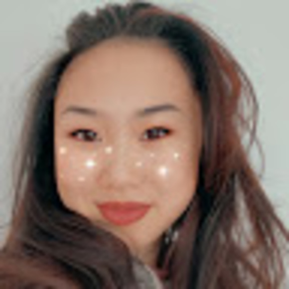 Profile Picture of Christina Truong (@christinahuong) on Poshmark