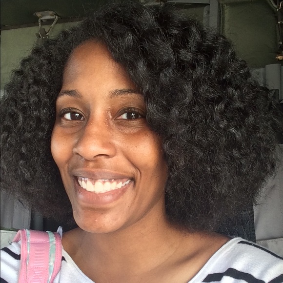 Profile Picture of Angela Gregory (@degraffak) on Poshmark