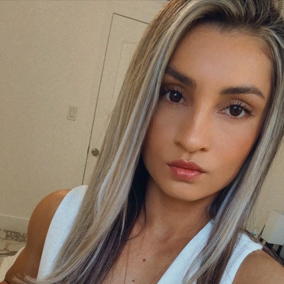 Profile Picture of Skeii Sevilla (@skeysevilla) on Poshmark