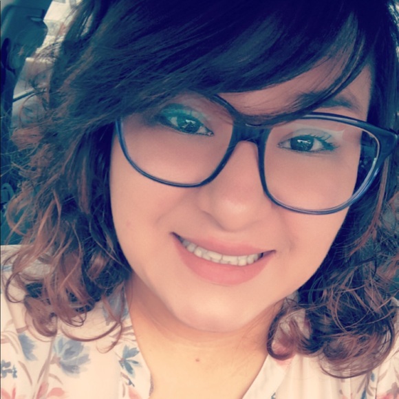 Profile Picture of Diana Minjares (@dminjares22) on Poshmark