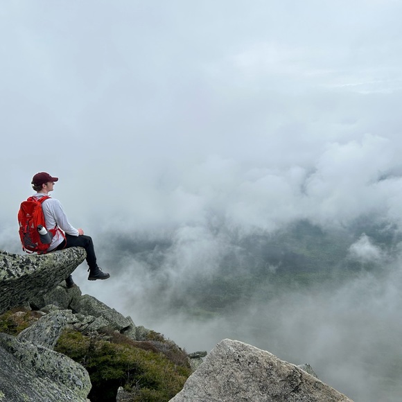 Profile Picture of Evan Moitozo (@evanmoitozo) on Poshmark