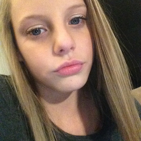 Profile Picture of Ann Koch (@annkochh) on Poshmark
