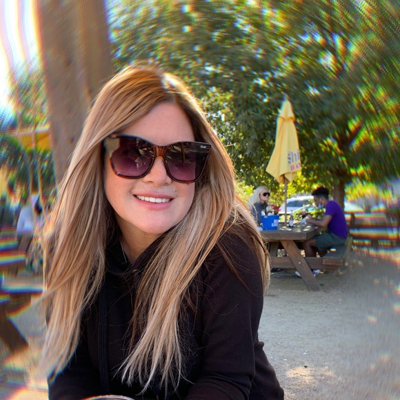 Profile Picture of Rita Marie adams (@ritamdeleon) on Poshmark
