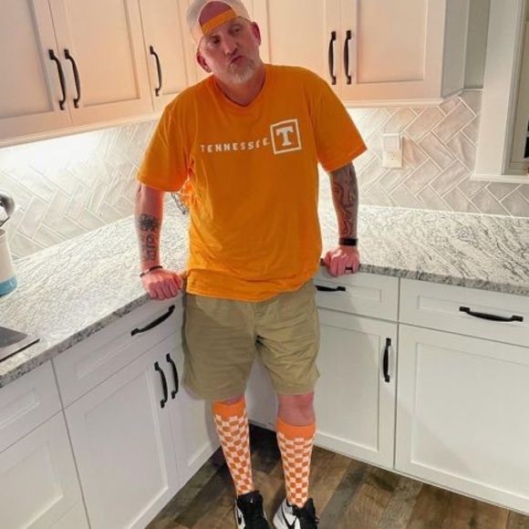 Shawn Mac - Poshmark Profile Picture of Shawn Mac (@harleymac73) on Poshmark