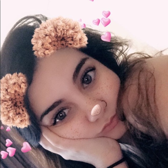 Profile Picture of Bailey Cushenbery (@baileycush) on Poshmark