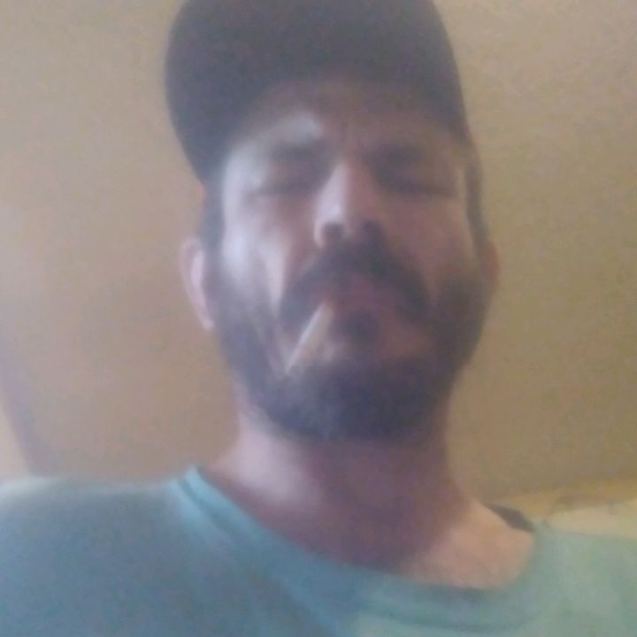 Profile Picture of kerrybogle (@@kerrybogle420) on Tiktok