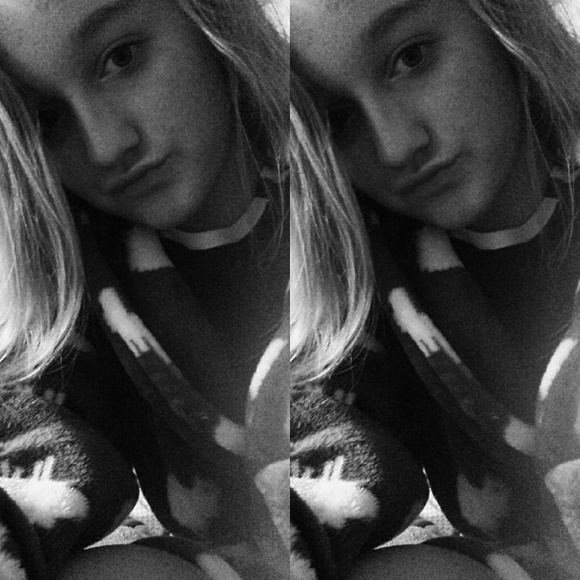 Profile Picture of Lauren Brosofkse (@laurenbroske) on Poshmark