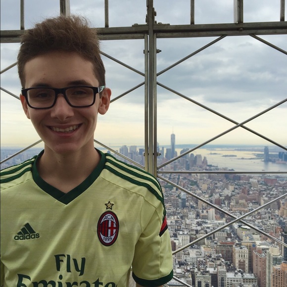 Profile Picture of Adam Hussaini (@adam_hussaini) on Poshmark