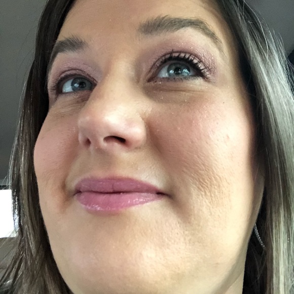 Profile Picture of Sabrina Overholt (@sabrinaoverholt) on Poshmark