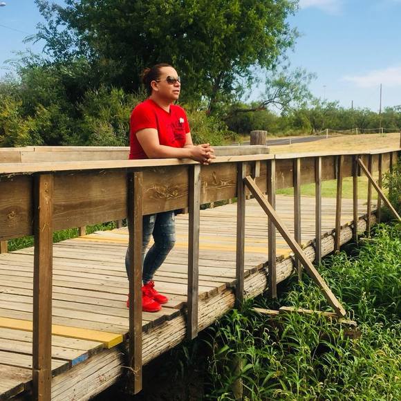 Profile Picture of Yamel Zamarron (@yamelzamarron) on Poshmark