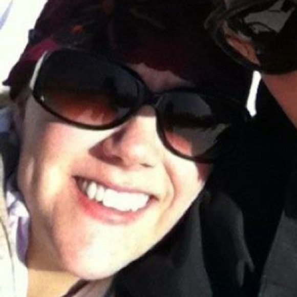 Profile Picture of Danielle Meier (@drmeier) on Poshmark
