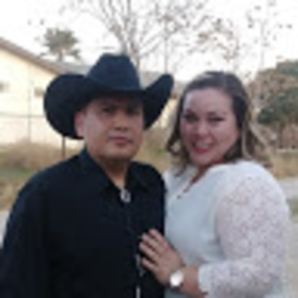 Profile Picture of Cindy Esquer (@esquercindy) on Poshmark