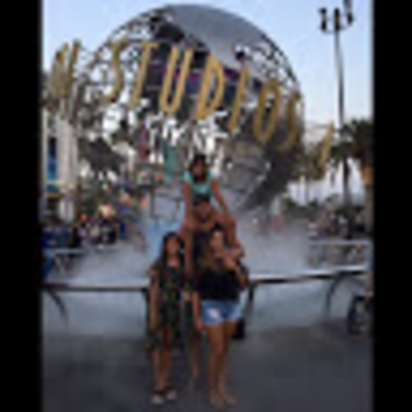 Profile Picture of Amber Neetz (@amber_neetz) on Poshmark