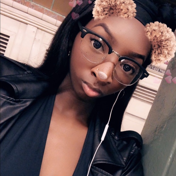 Profile Picture of Maya Richardson (@pmayarich) on Poshmark