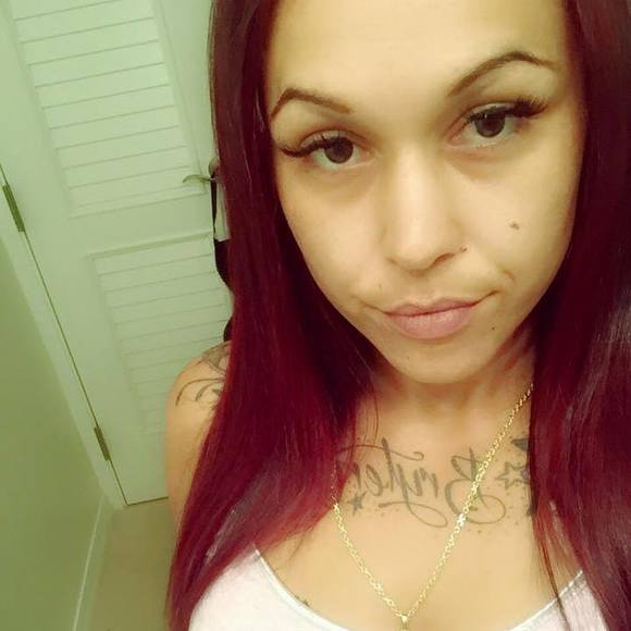 Crystal Tavares - Poshmark Profile Picture of Crystal Tavares (@stylinhawaii) on Poshmark