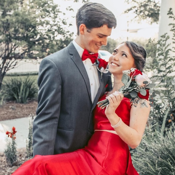 Profile Picture of Emma Confusione (@econfusione) on Poshmark