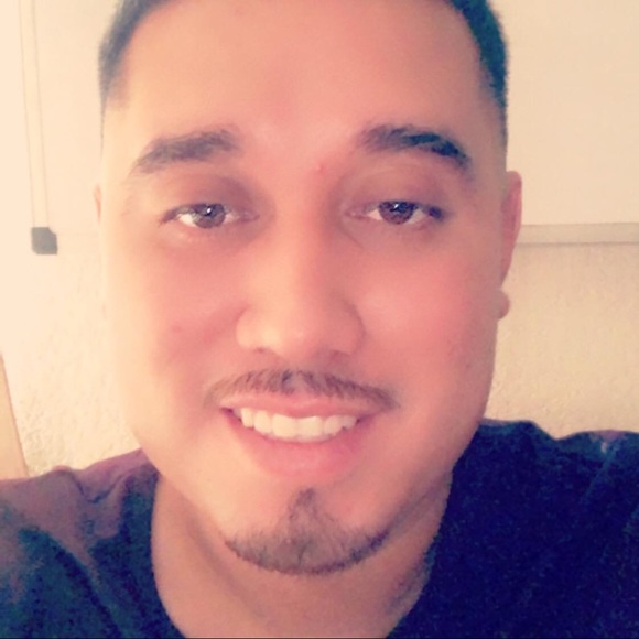 Profile Picture of Luis Bahena (@lui750) on Poshmark