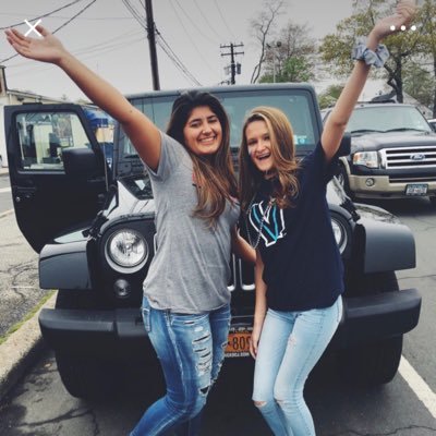 Profile Picture of Gianna (@gianna_hiotis) on Twitter