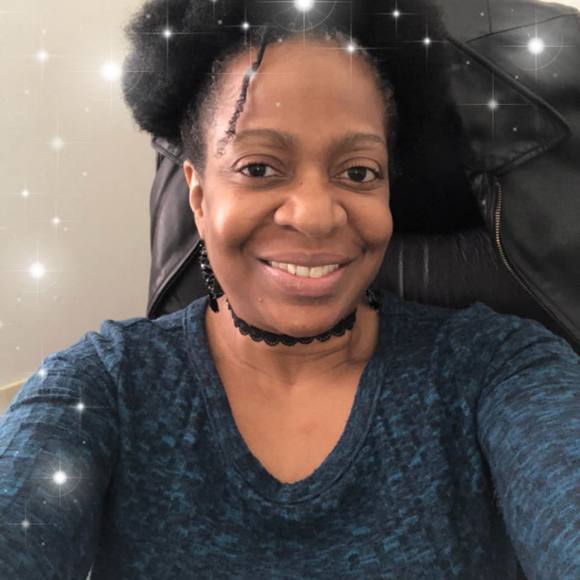 Profile Picture of Angela Branch (@abranchie) on Poshmark