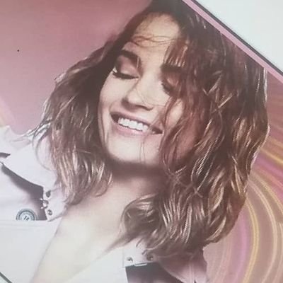 Profile Picture of Lily James (Official) Fan Club (@thelilyfanclub) on Twitter