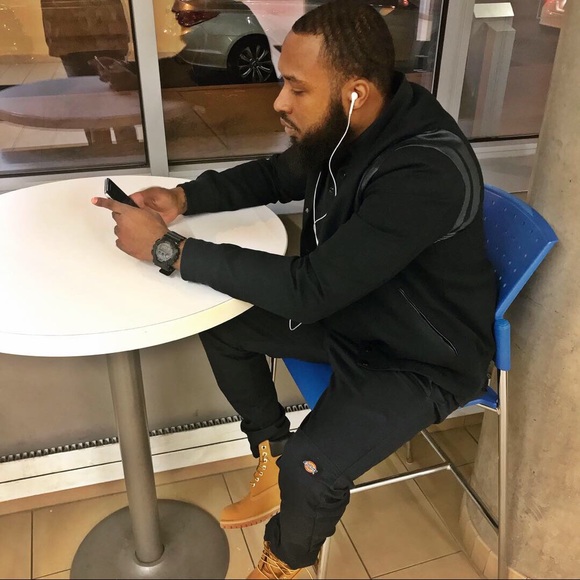 Profile Picture of Brandon Howell (@brandon026) on Poshmark