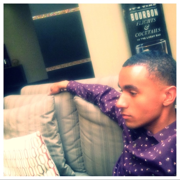 Profile Picture of Joshua Cashen (@fashion2cashen) on Poshmark