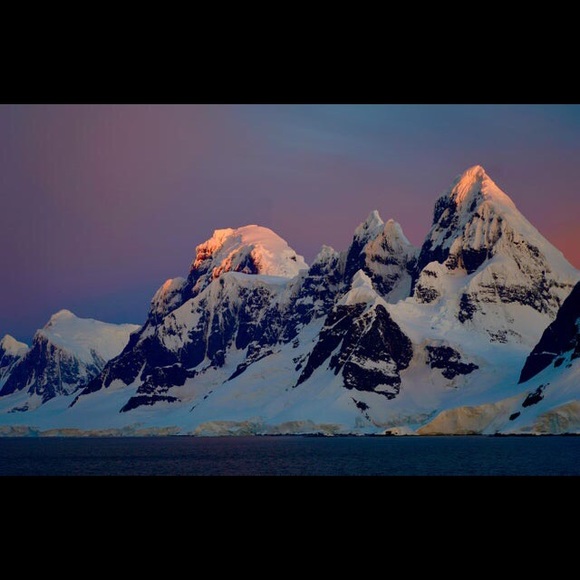 Kevin Paz - Poshmark Profile Picture of Kevin Paz (@thevintagepub) on Poshmark