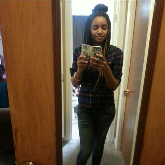 Profile Picture of Summya Sweatt (@mya1221) on Poshmark