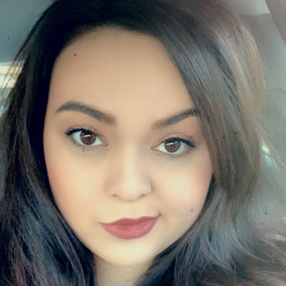 Profile Picture of Caitlin Russey (@caitlin_russey) on Poshmark