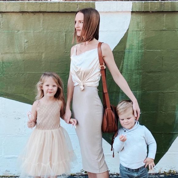 Profile Picture of Allie Leweke (@allie_leweke) on Poshmark