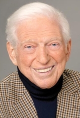 Profile Picture of Sidney Sheldon - Wikipediaon Wikipedia