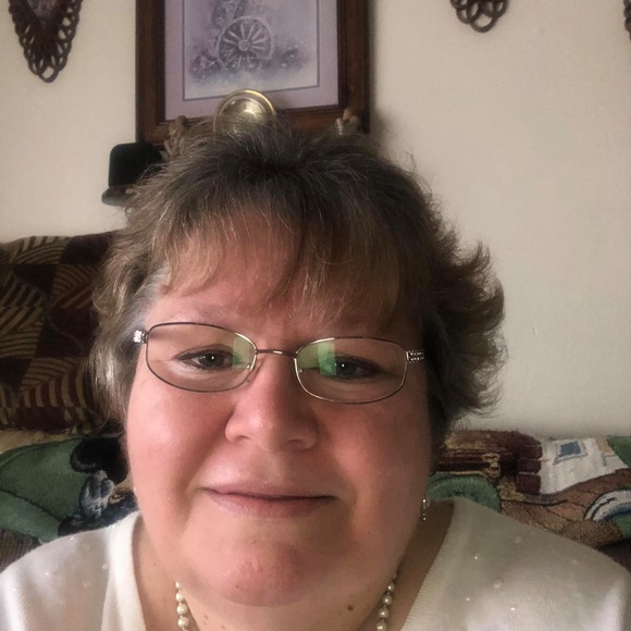 Profile Picture of Cheryl Klinsic (@cklinsic) on Poshmark