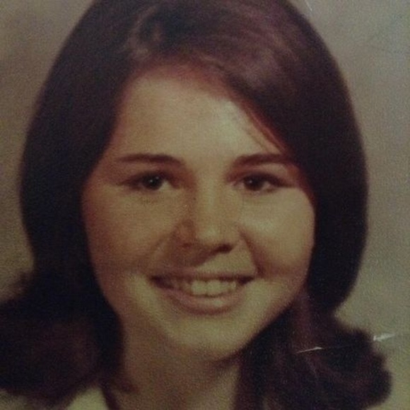 Profile Picture of Terie Bodenstein (@teriebodenstein) on Poshmark